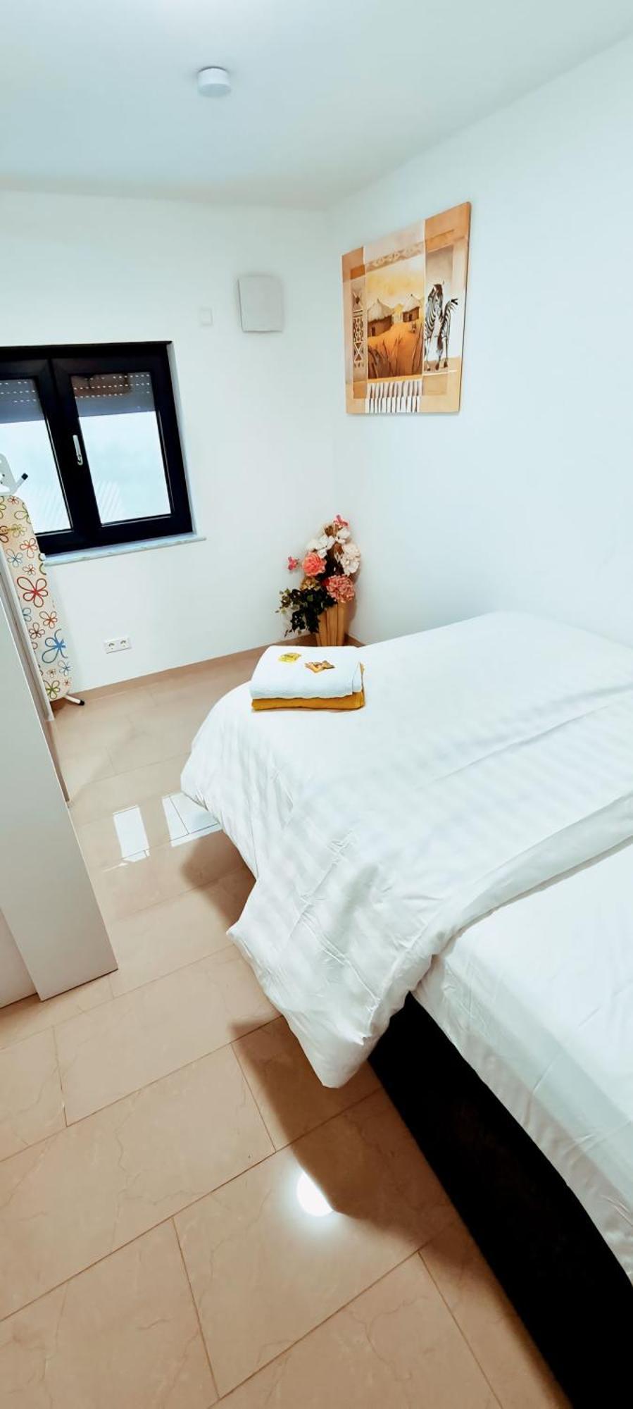 Einliegerwohnung Neu In Vaihingen Enz Horrheim Bagian luar foto