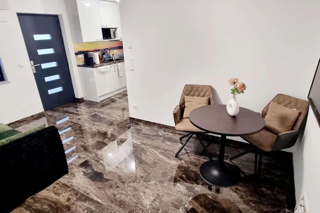 Einliegerwohnung Neu In Vaihingen Enz Horrheim Bagian luar foto